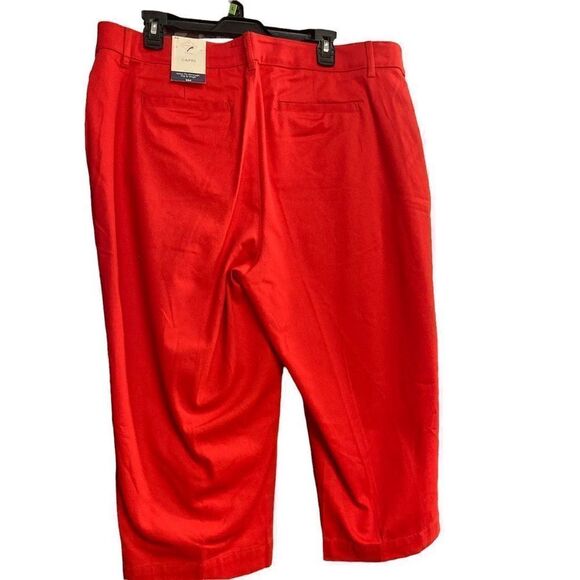 ST. JOHN’S BAY Secretly Slender Capri Mid Rise Size 18W‎  New With Tags - Picture 2 of 12